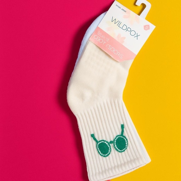 Wildfox Couture Grip Sox, 2 Pair One Size
NWT - Picture 1 of 3